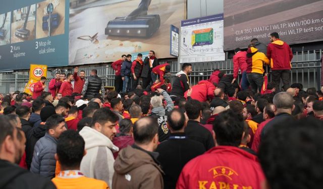 Galatasaray Taraftarı Derbi İçin Kadıköy’e Akın Etti!