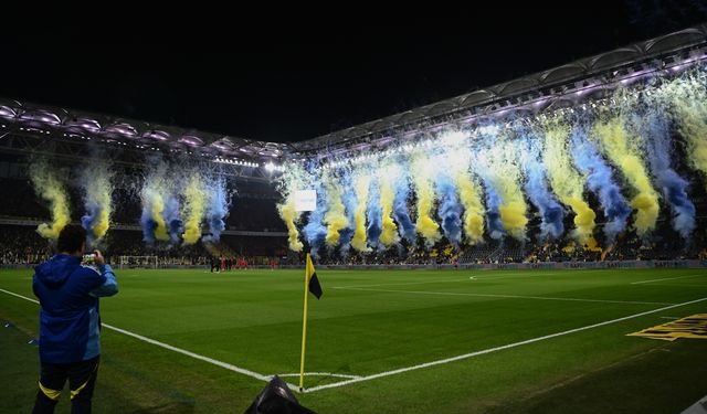 Kadıköy'de Derbi Öncesi Muhteşem Görsel Şölen