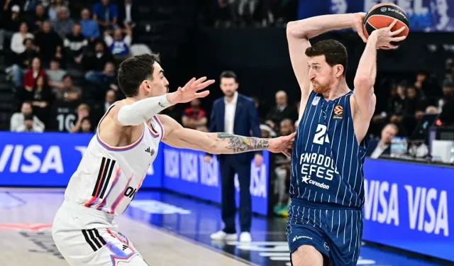Anadolu Efes Evinde Paris Basketbol’a Mağlup Oldu