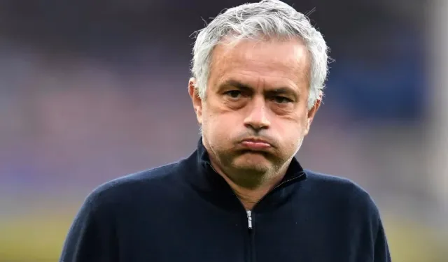 Benfica, Porto'ya Yenik Düşerek Elendi: Mourinho'nun Açıklamaları Tepki Çekti