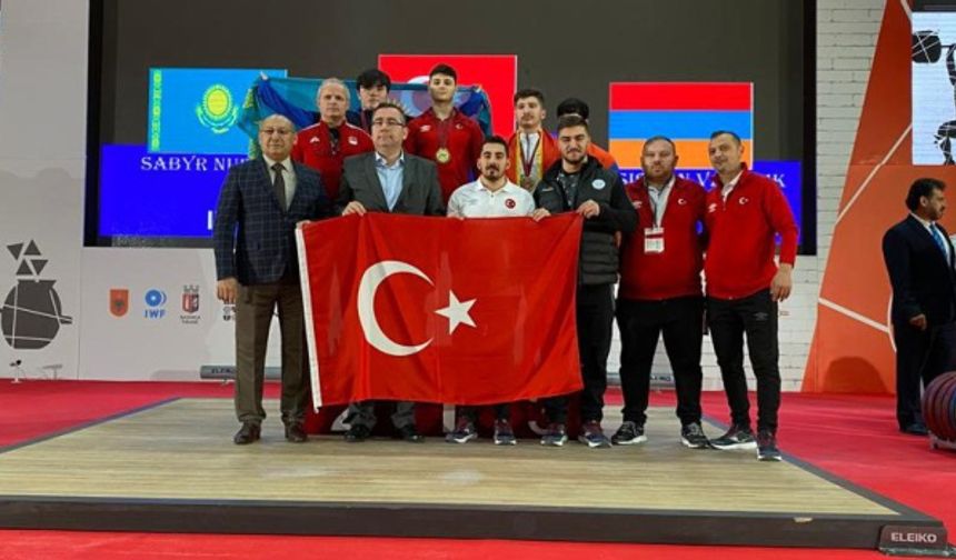 Kerem Kurnaz halterde dünya şampiyonu oldu
