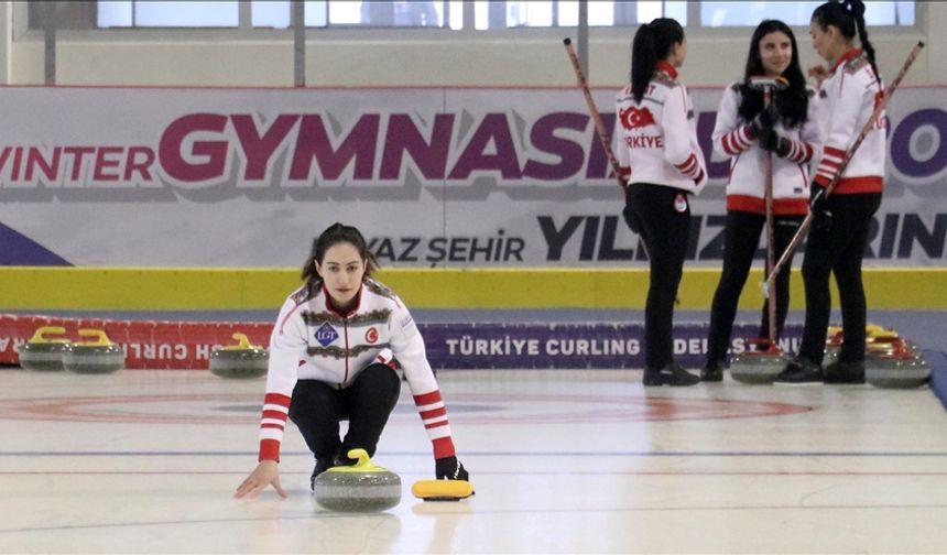 Dünya Kadınlar Curling Şampiyonası'nda ilk 8'e giren milli curlingcilerin hedefinde olimpiyatlar var
