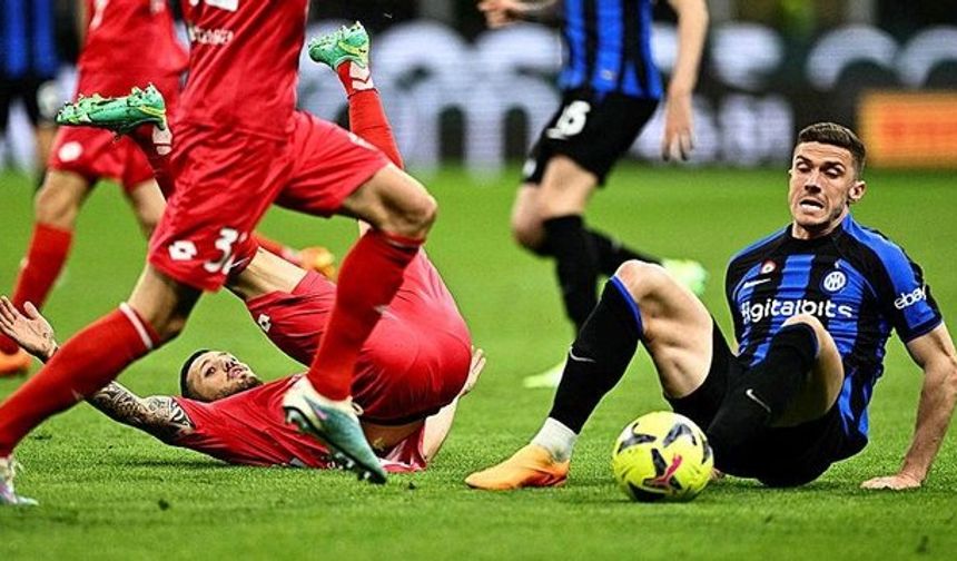 Inter, kendi evinde Monza'ya kaybetti