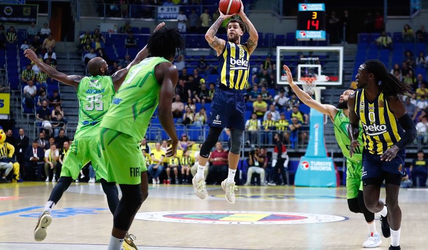 Fenerbahçe Beko, TOFAŞ'ı yenerek play-off serisine kazanarak başladı