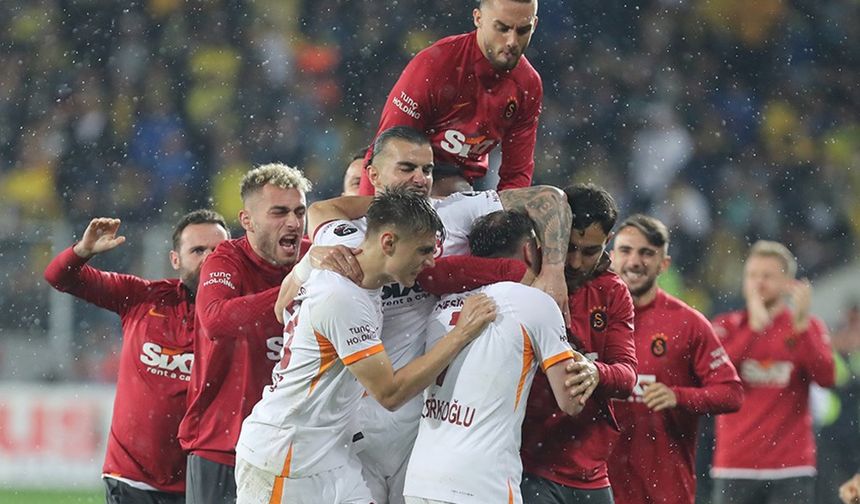 Galatasaray yönetimden Okan Buruk'a şampiyonluk hediyesi