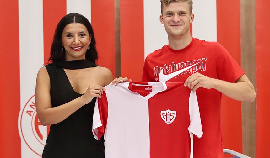 Antalyaspor, Polonyalı Jakub Kaluzinski ile sözleşme imzaladı