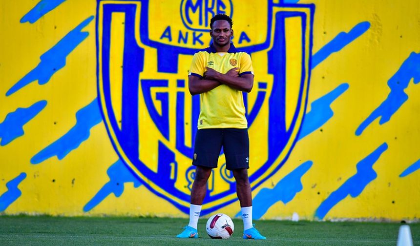 Ankaragücü'nden bir transfer daha: Renaldo Cephas 4 yıllık imzaladı