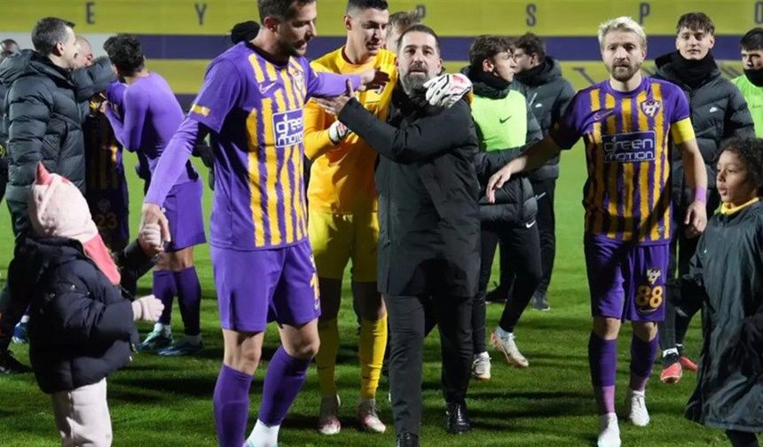 Zor günler geçiren Arda Turan'a moral