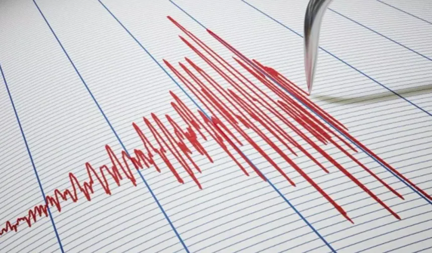 İSTANBULDA DEPREM Mİ OLDU? DEPREM KAÇ ŞİDDETİNDE?