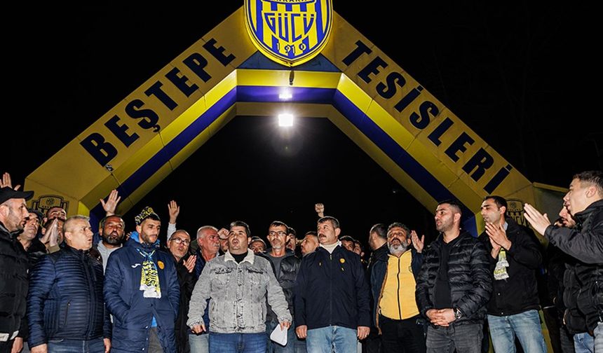 MKE Ankaragücü taraftarları Faruk Koca'ya destek verdi