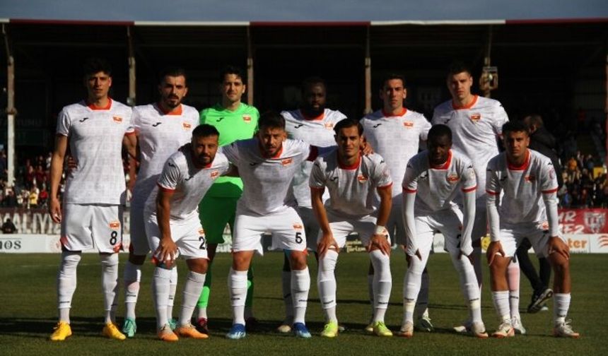 Adanaspor 3 oyuncusuyla yolları ayırdı