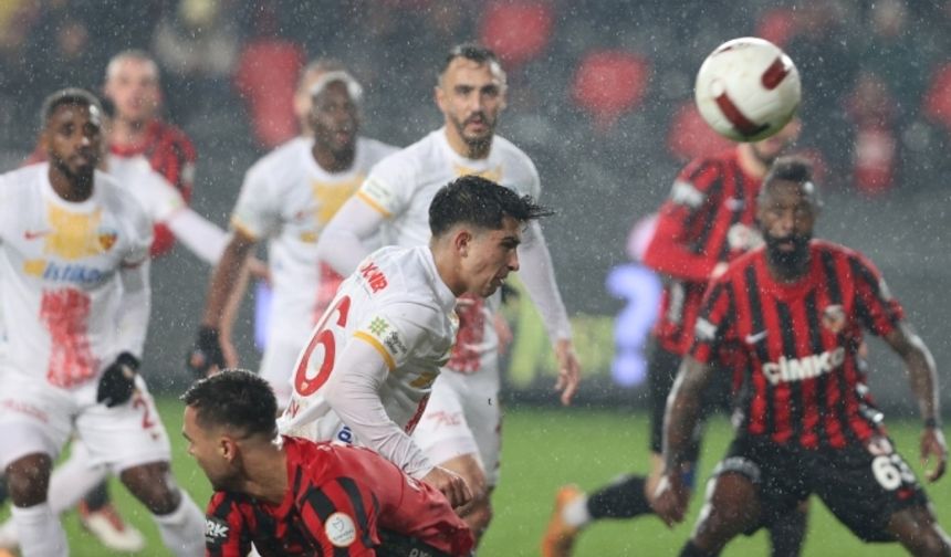 Gaziantep ve Kayseri karşılıklı golle puanları paylaştı