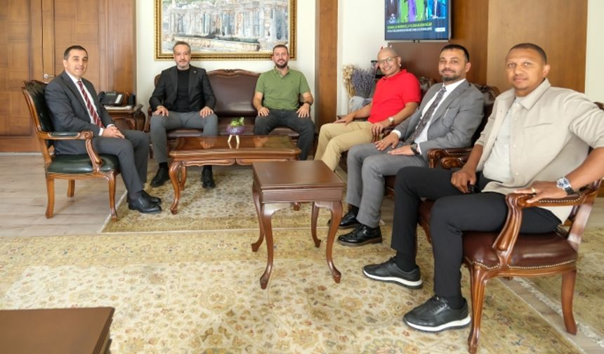 Antalyaspor Başkanı Sinan Boztepe ile teknik direktör Alex ziyaretlerde bulundu