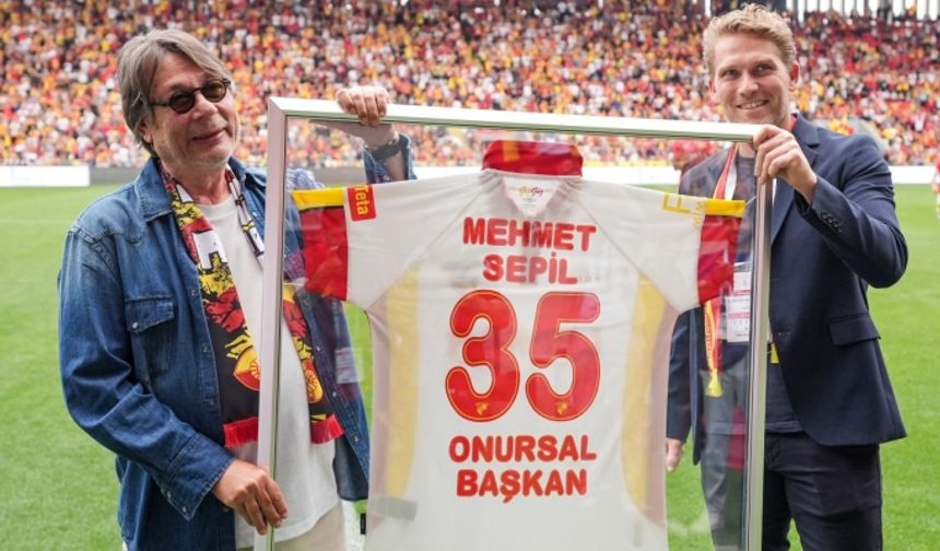 Göztepe’de Mehmet Sepil'e onursal başkanlık ünvanı verildi