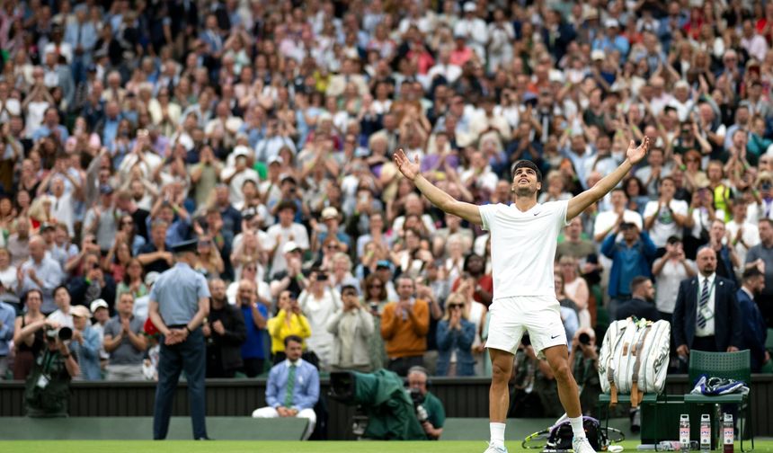 Flaş Haber: Carlos Alcaraz Wimbledon'da tahtını korudu!