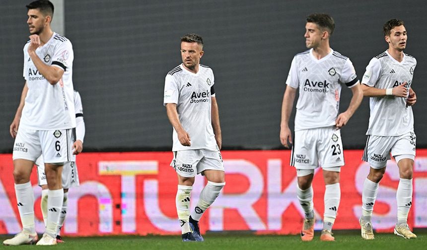 Altay geçen senenin formalarını giyecek