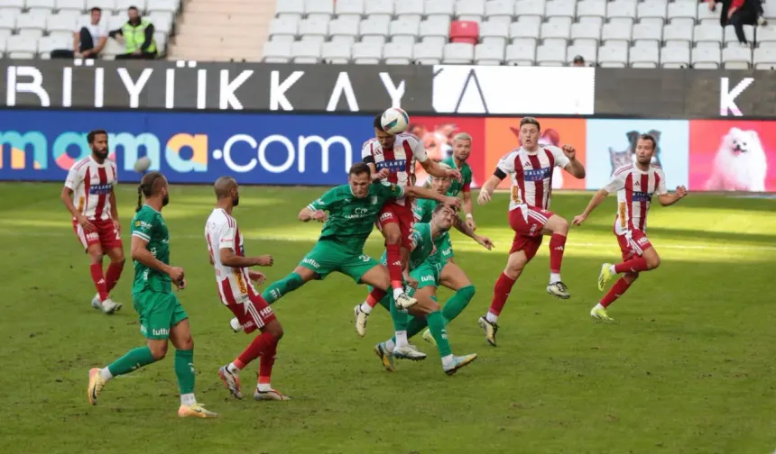 Alex de Souza ile Volkan Demirel'in ilk karşılaşmasında kazanan Antalyaspor