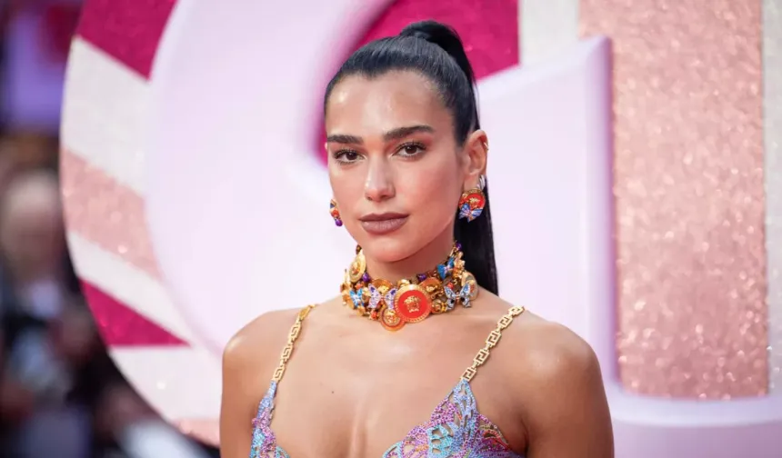 Dua Lipa'nın Galatasaray'dan istediği şaşırttı!