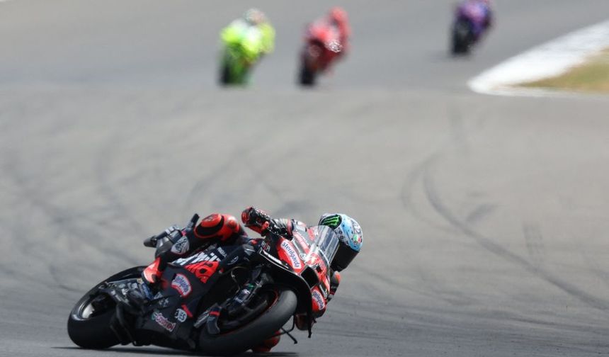 MotoGP Britanya etabında kazanan Marco Bezzecchi oldu!