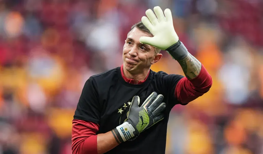 Fernando Muslera yeni takımına imzayı attı