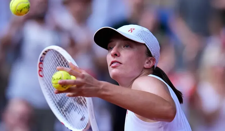 Swiatek, Wimbledon'da 2-0 ile yarı finalde!