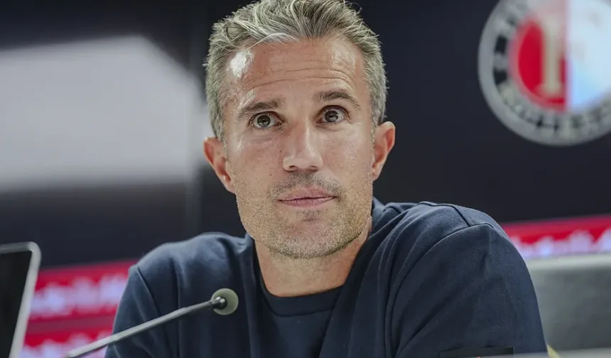 Robin van Persie'den Mourinho'ya flaş cevap!