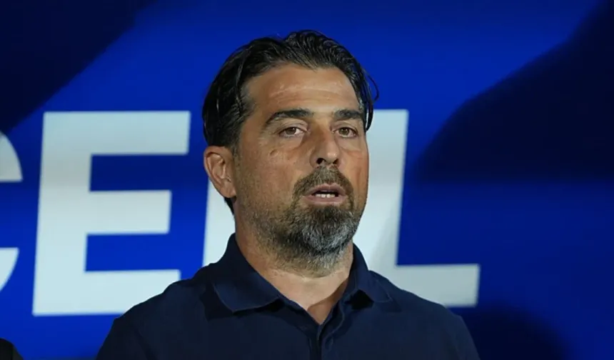 Rizespor’da İlhan Palut’tan taraftarların tezahüratlarına net yanıt!