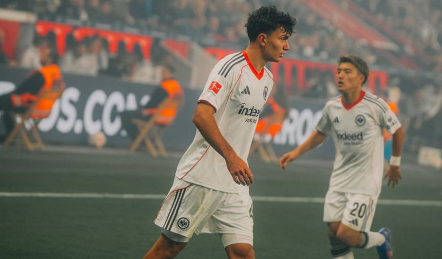 Eintracht Frankfurt, 9 Kişi Kalan Leverkusen’e 3-1 Yenildi