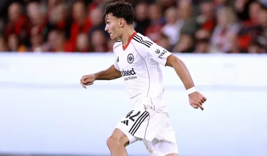 Eintracht Frankfurt'tan Galatasaray paylaşımı
