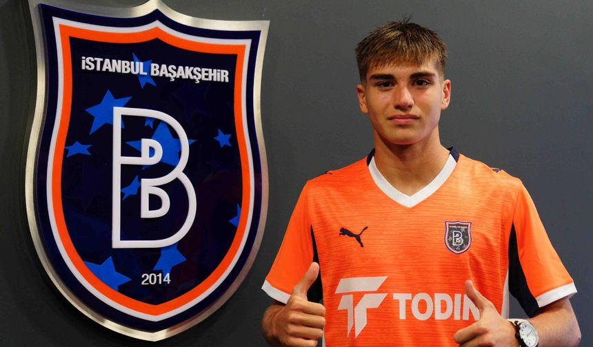 Başakşehir, altyapıdan Güven Atalay ile profesyonel sözleşme imzaladı