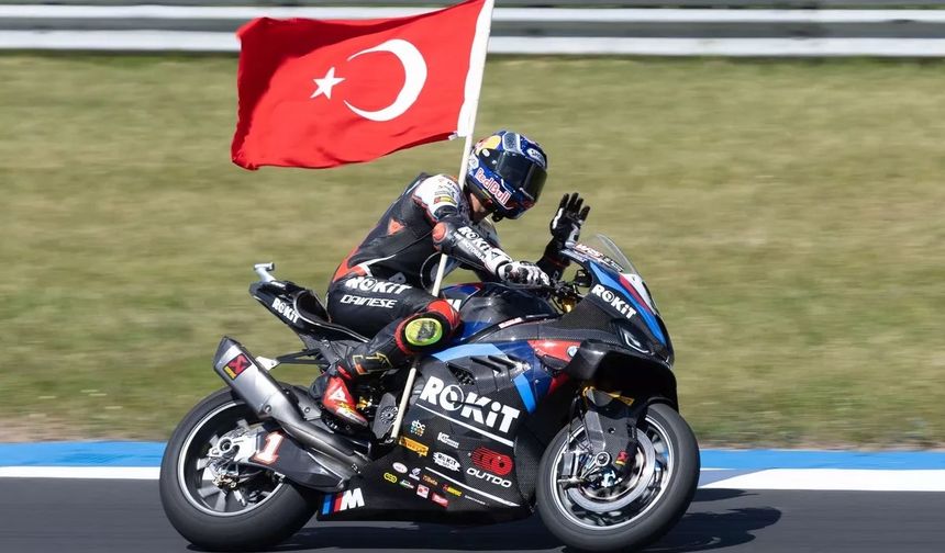 Toprak Razgatlıoğlu 3. kez Dünya şampiyonu!