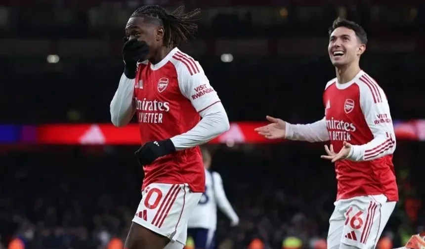Arsenal, Tottenham engelini rahat geçti: 4-1!