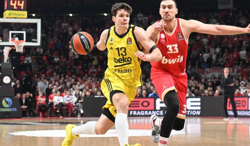 Olympiakos-Fenerbahçe Maçı Aşırı Yağış Nedeniyle Ertelendi