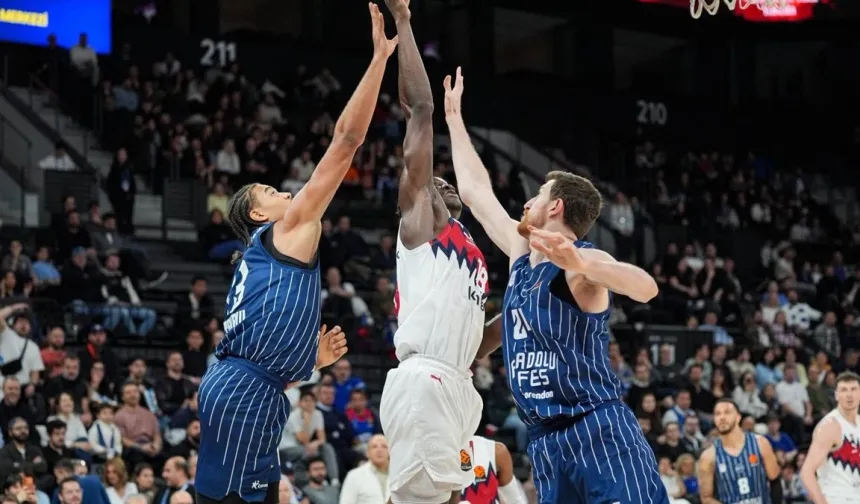 Anadolu Efes, Baskonia Karşısında Üst Üste 6. Mağlubiyetini Aldı