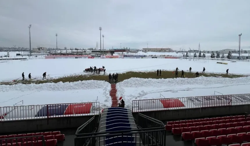 TFF 2. Lig maçı kar yağışı nedeniyle ertelendi