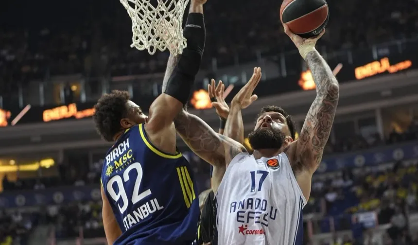 Fenerbahçe, Anadolu Efes’i Farklı Geçti