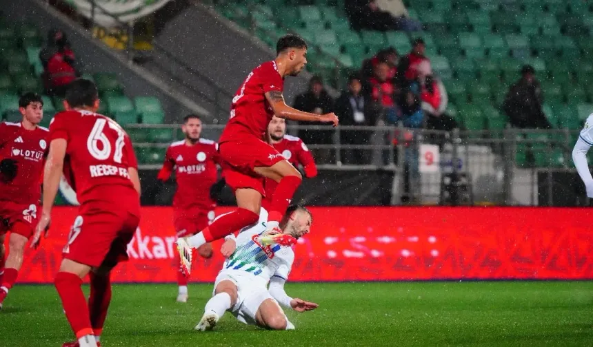 Rizespor ile Beyoğlu Yeni Çarşı 1-1 berabere kaldı