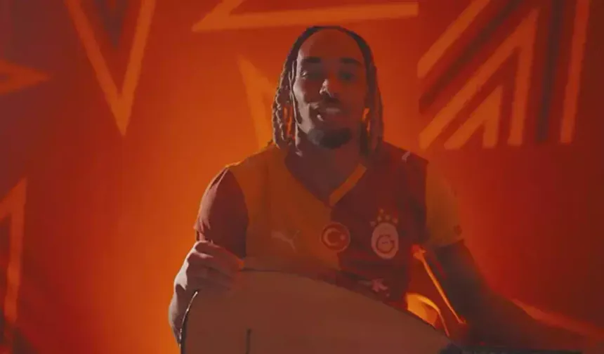 Bağlamayı Eline Alan Sacha Boey’den Galatasaray Mesajı: “Yeni Gelmedim, Geri Geldim!”