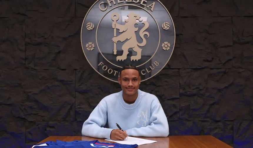 Eboue'nin Oğlu Chelsea'de: Profesyonel Sözleşme İmzaladı