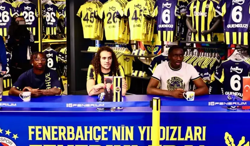 Fenerbahçeli Yıldızlara Büyük İlgi! Taraftarlarla Buluşma Etkinliğinde Uzun Kuyruklar Oluştu