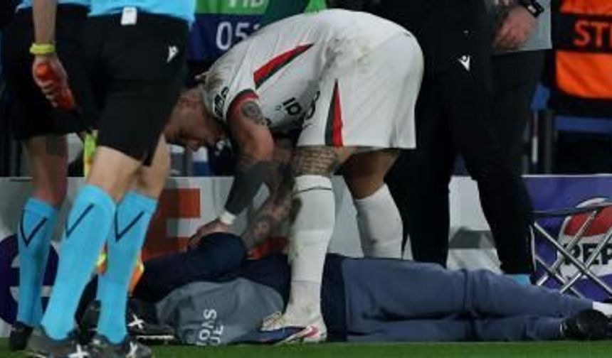 Pedro Neto Top Toplayıcıyı İtti: "Anın Sıcaklığıyla Oldu"