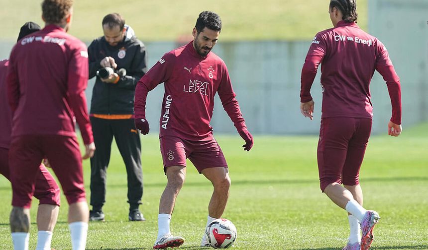 Galatasaray Kadroyu Açıkladı: 8 İsim Götürülmedi