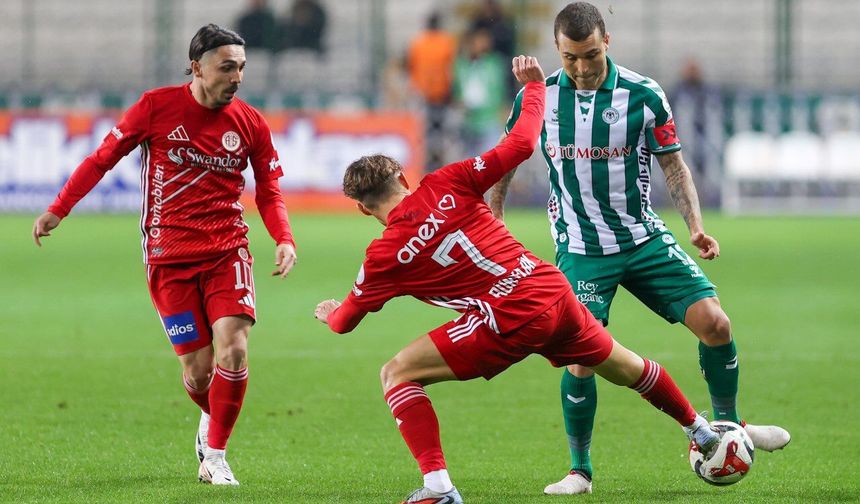 Antalyaspor - Konyaspor Maçı Başladı! Kritik Randevuda İlk Düdük Çaldı