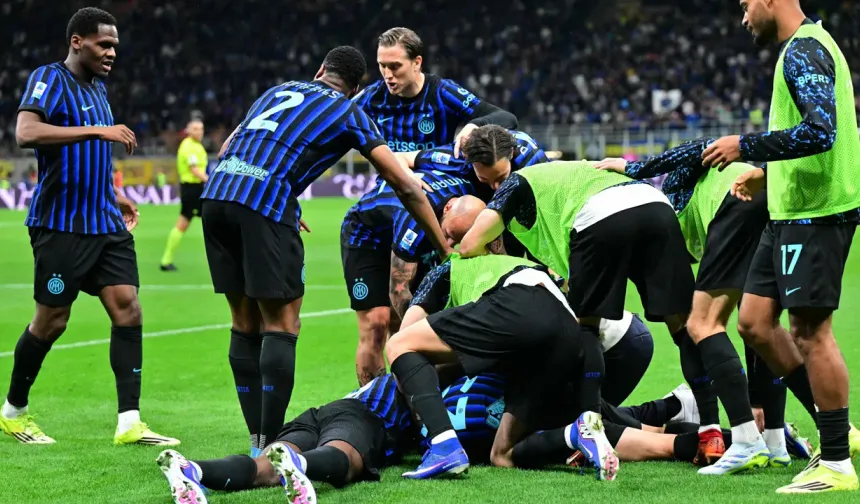 Inter Roma'yı 5 Golle Devirdi: Hakan Uzaklardan Attı