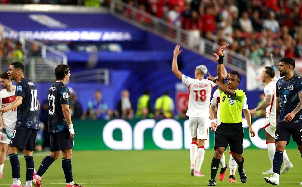 UEFA, Ağız Kapatma Kuralını Uygulamayacak