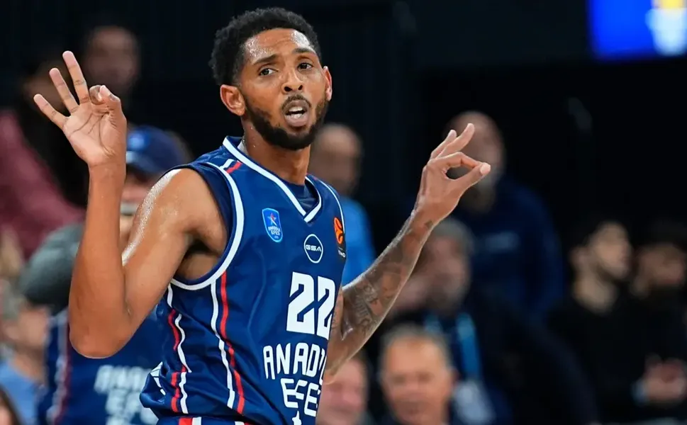 Anadolu Efes, Panathinaikos’u Devirdi