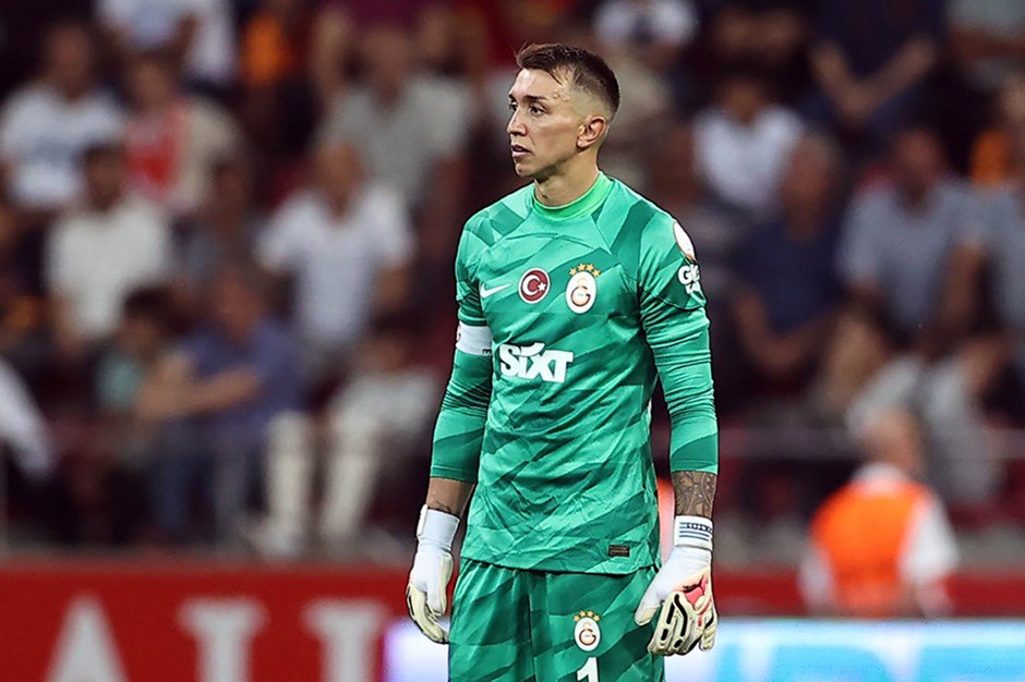 Muslera maça devam edemediMuslera maça devam edemedi