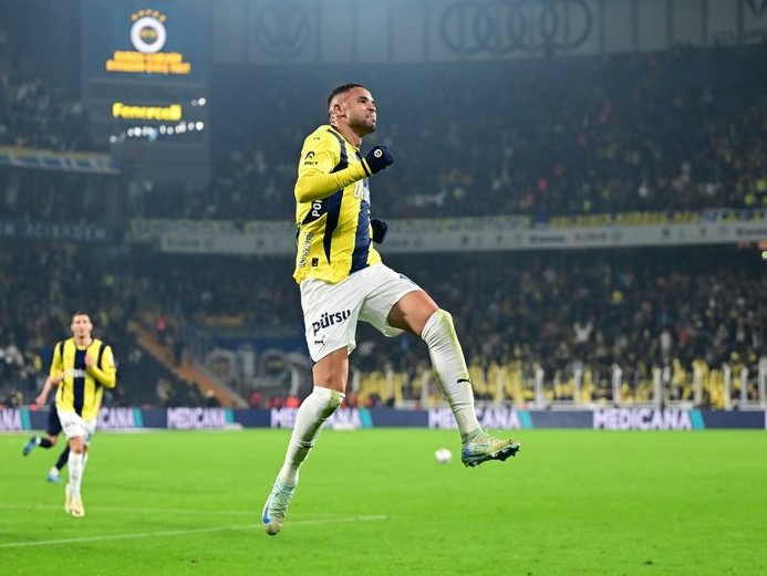 Fenerbahçe'den Stoper Takviyesi 3