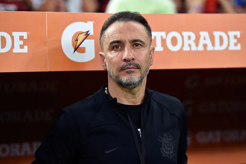 Vitor Pereira, Premier Lig'e 1.5 Yıllık İmza Attı